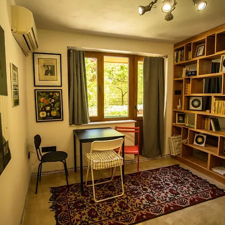 Domino Apartment *